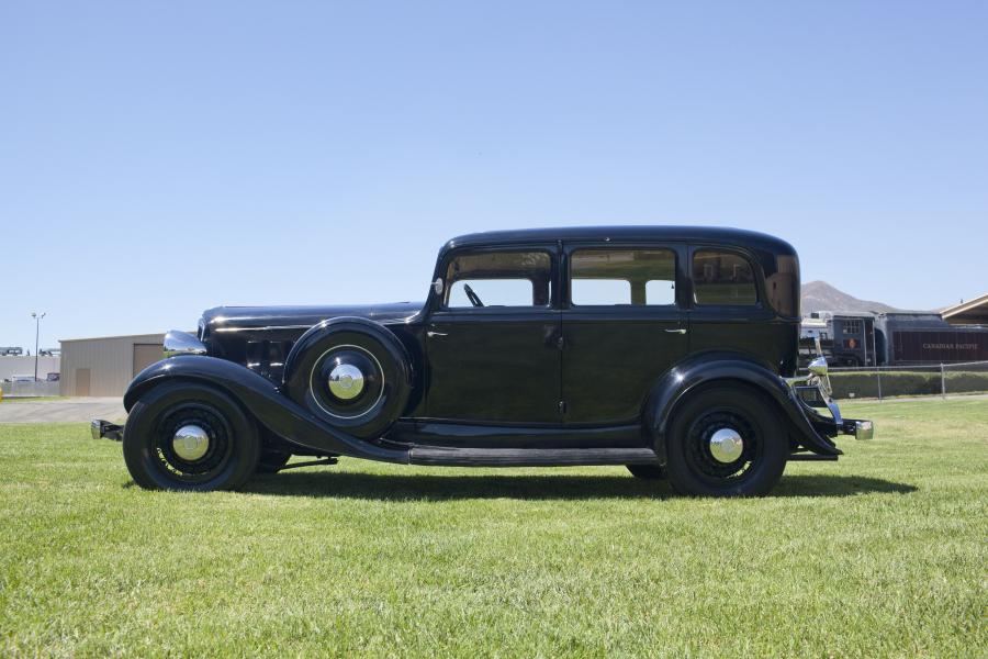  Reo 8-35 Royale Sedan 1933 года  (фото 13 из 14)